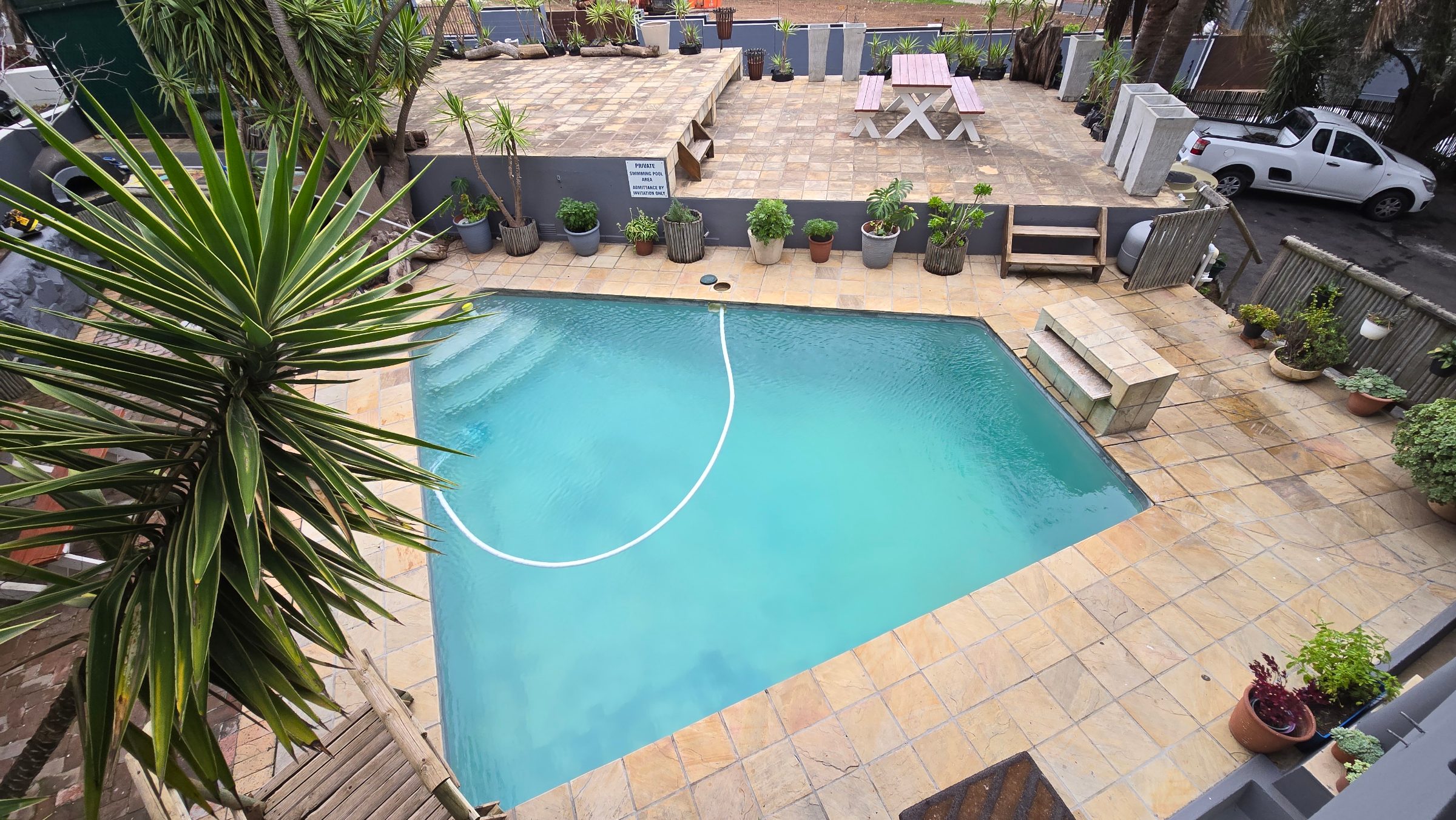 Your base on the Atlantic Seaboard — Green Point - set in a small exclusive use apartment block.